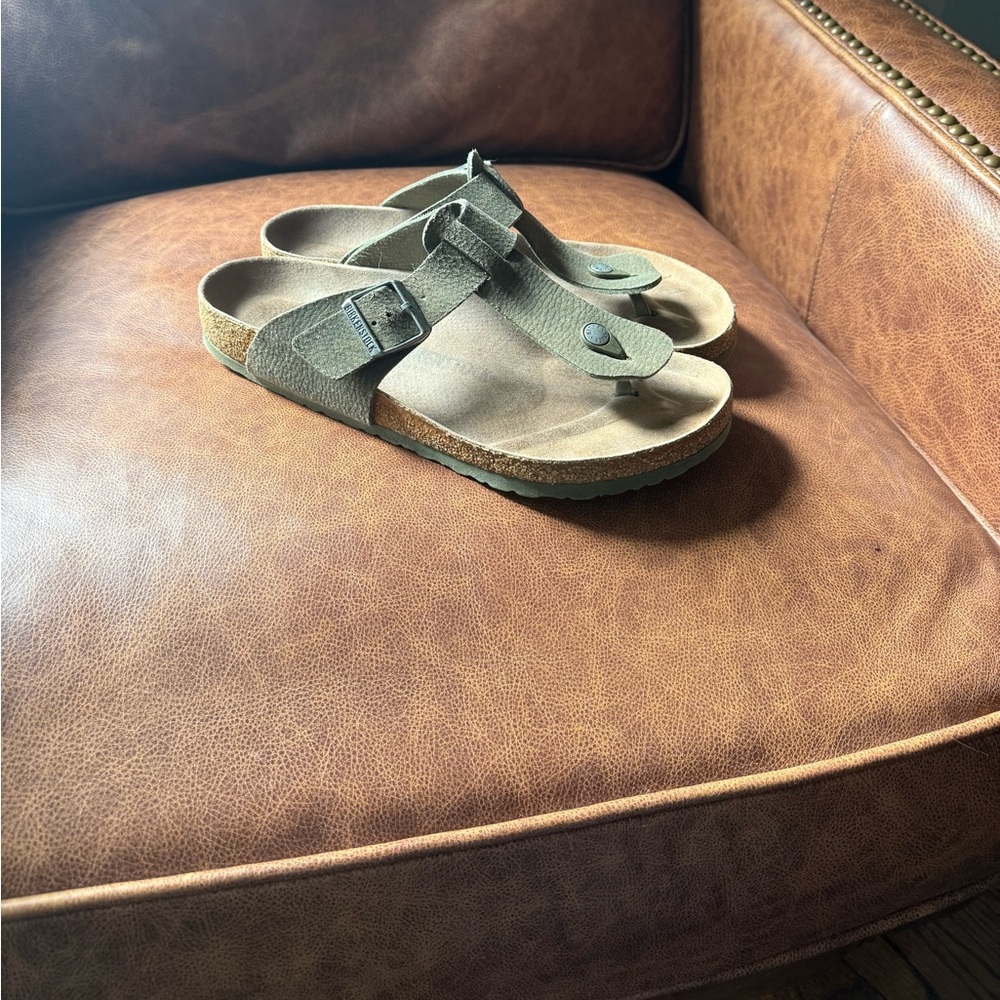 Birkenstock men’s Gizeh Thong Sandals - Picture 2 of 6
